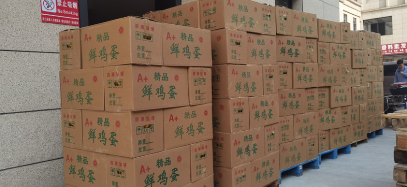 新鲜粉蛋红壳鸡蛋白鸡蛋