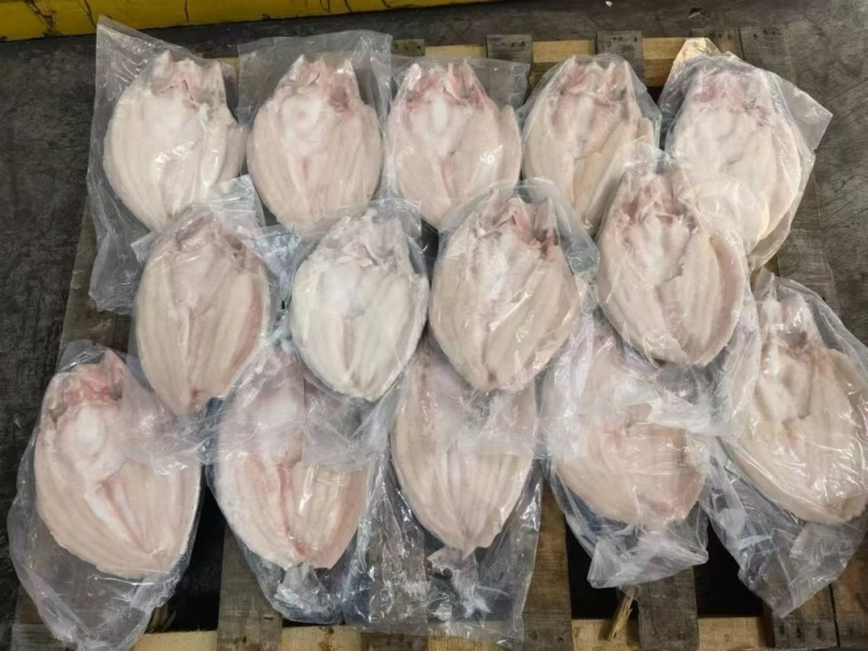 腌制开背巴沙鱼。吊炉烤鱼，毛重28净重24斤
