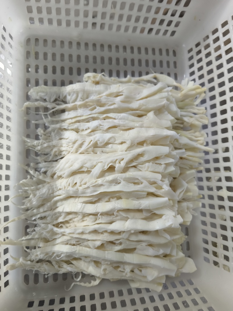 凉拌笋尖，手撕笋尖，无杂质，大小均匀，可按不同大小定做。