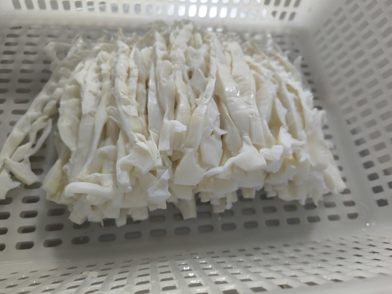 凉拌笋尖，手撕笋尖，无杂质，大小均匀，可按不同大小定做。