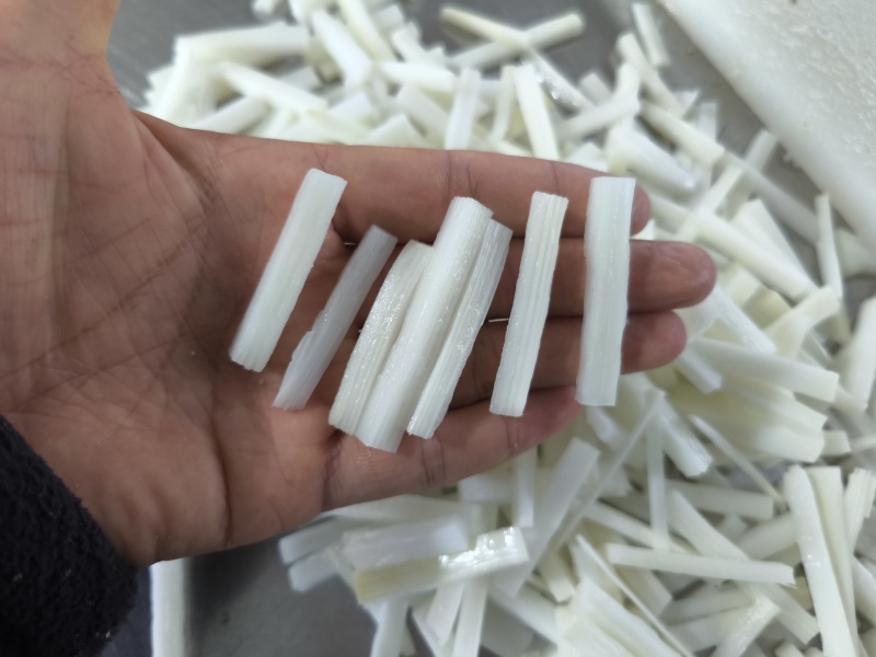 新鲜笋丝，手工切制，无任何杂质，去除老头，全嫩笋丝