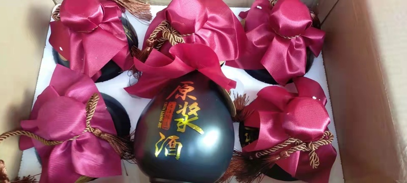 杨梅酒陈酿