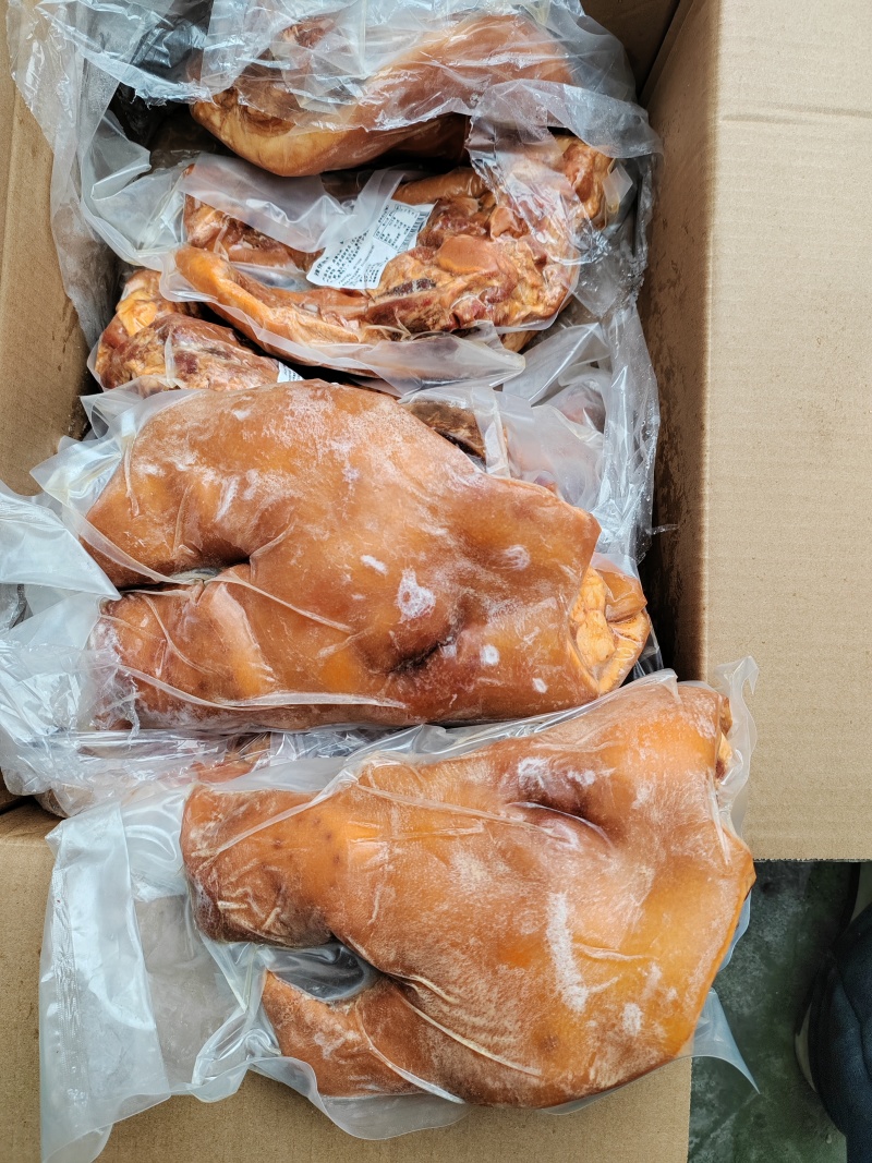 国产青猪头肉，带拱嘴核桃肉，一件20斤，每片都是独立包