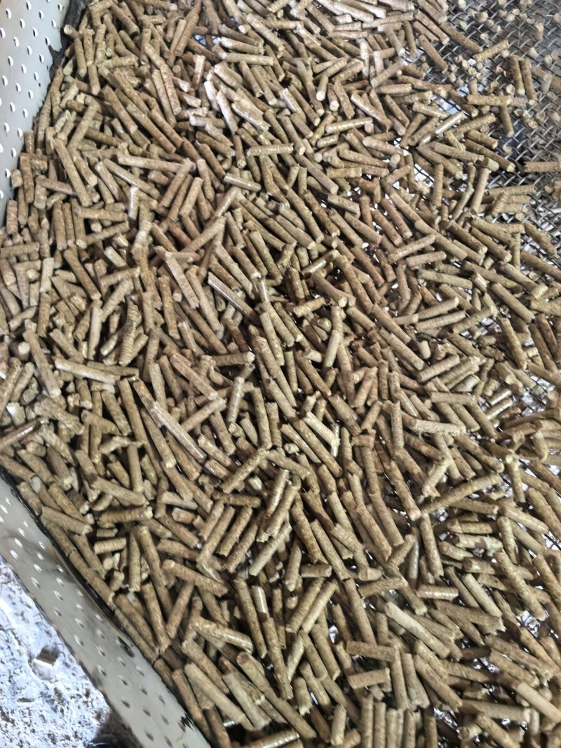 生物质燃烧颗粒燃料厂家直销量大质优价格优惠一手货源