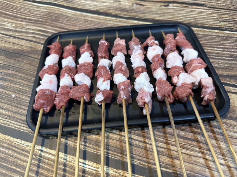 纯手工穿制羔羊肉串河北厂家直发，价钱实惠品质保证