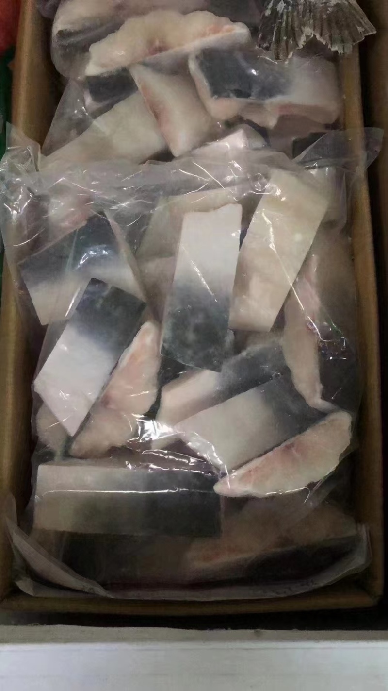 带皮巴沙鱼块