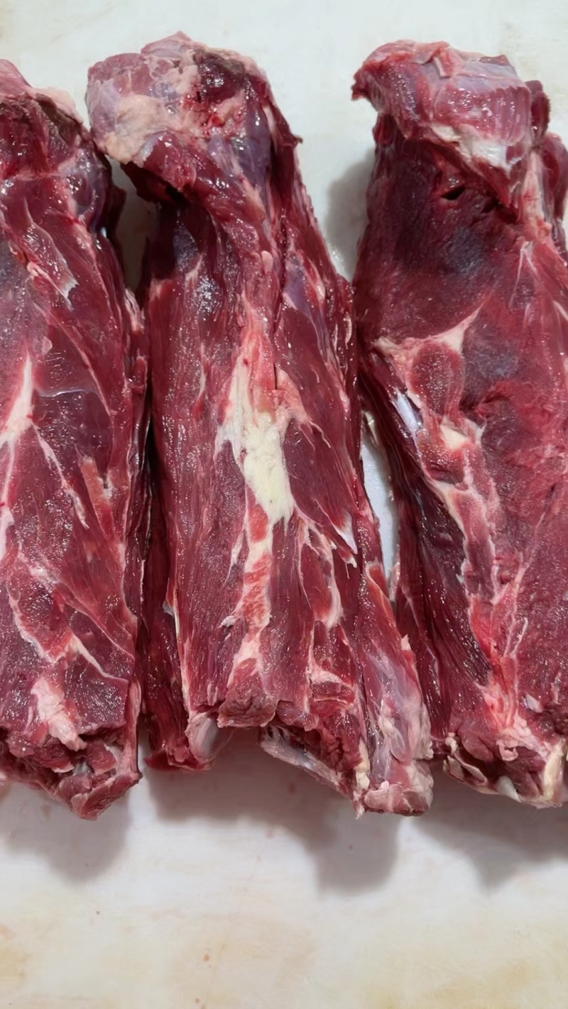 满肉牛脖骨适用于各大餐饮店牛骨拼锅颜色鲜亮