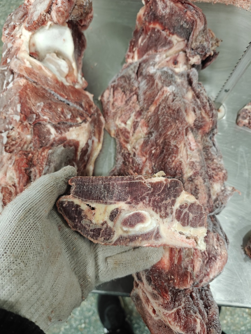满肉牛脖骨适用于各大餐饮店牛骨拼锅颜色鲜亮