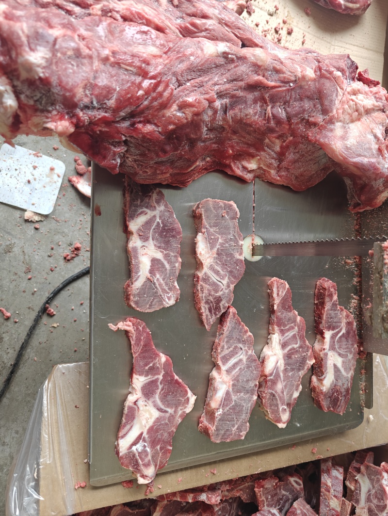 满肉牛脖骨适用于各大餐饮店牛骨拼锅颜色鲜亮