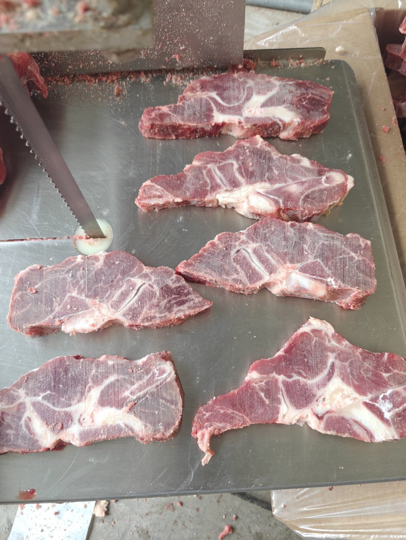 满肉牛脖骨适用于各大餐饮店牛骨拼锅颜色鲜亮
