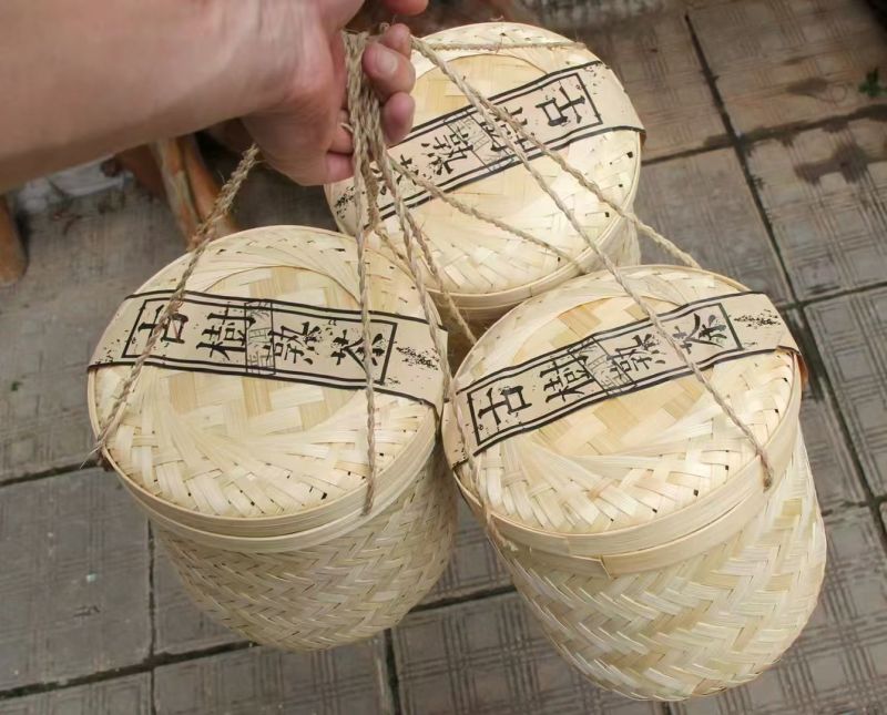 古树熟茶：古树春茶渥堆发酵，会带来感觉丰富的口感，