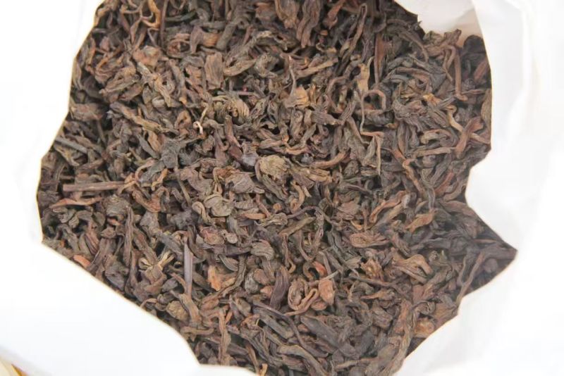古树熟茶：古树春茶渥堆发酵，会带来感觉丰富的口感，