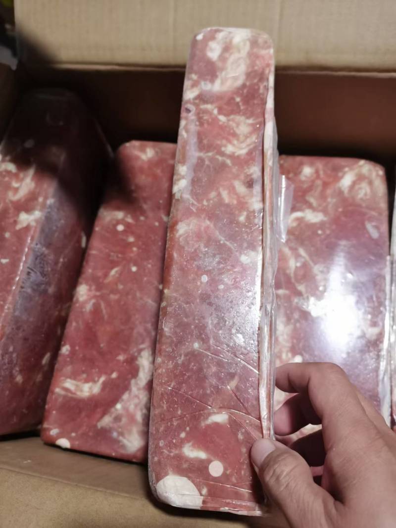 绿牧原肥牛砖，顶账回来一吨货，不求利润只求回款，看上能用