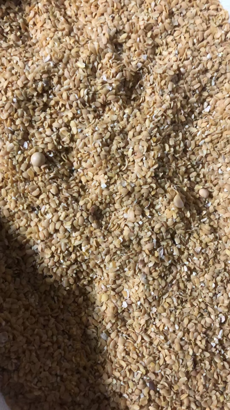 碎豆瓣上地粉料碎豆瓣；蛋白42