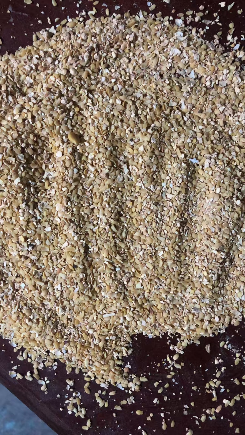 碎豆瓣上地粉料碎豆瓣；蛋白42