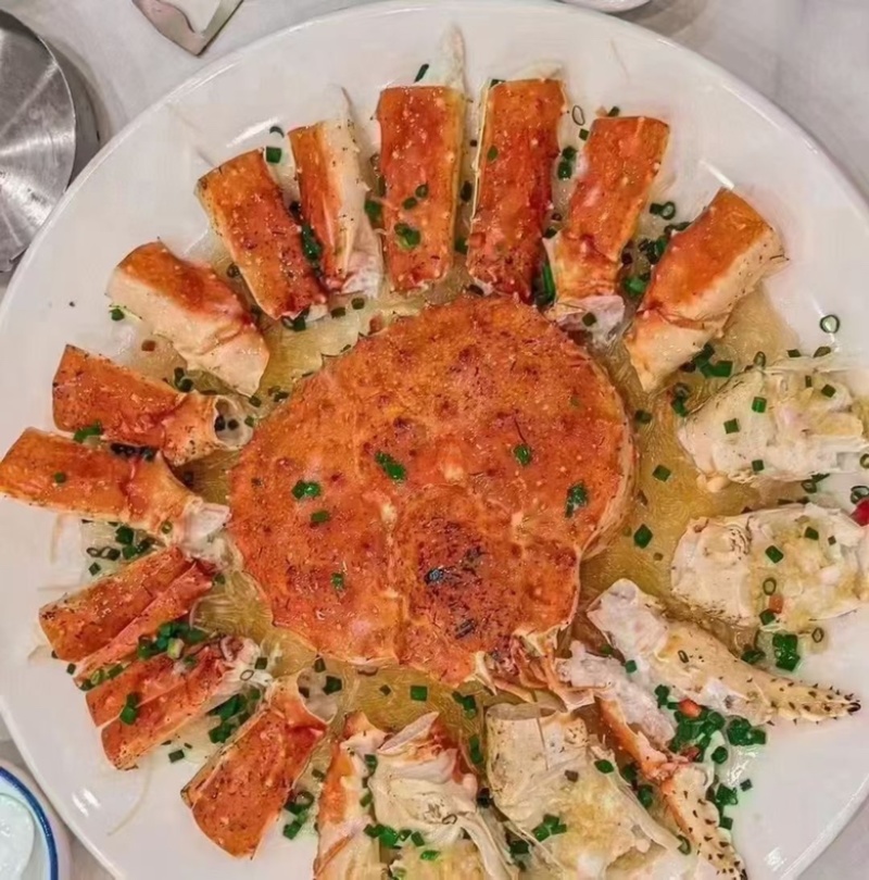活冻帝王蟹蓝蟹4-6斤/只，肉质鲜，批发零售