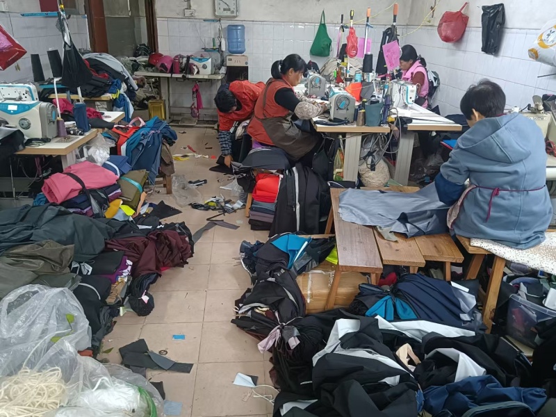 地摊跑江湖农村集市圩日，航空雨衣，提供广告录音