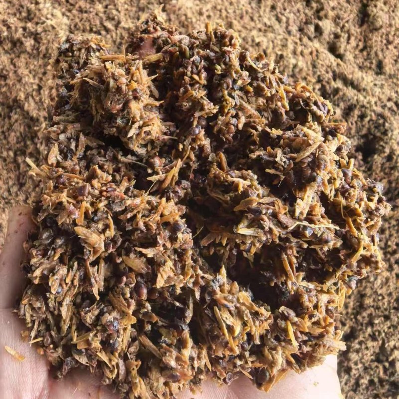 湖北五粮248/吨，高粱酒糟280/吨大量出售实用养牛，
