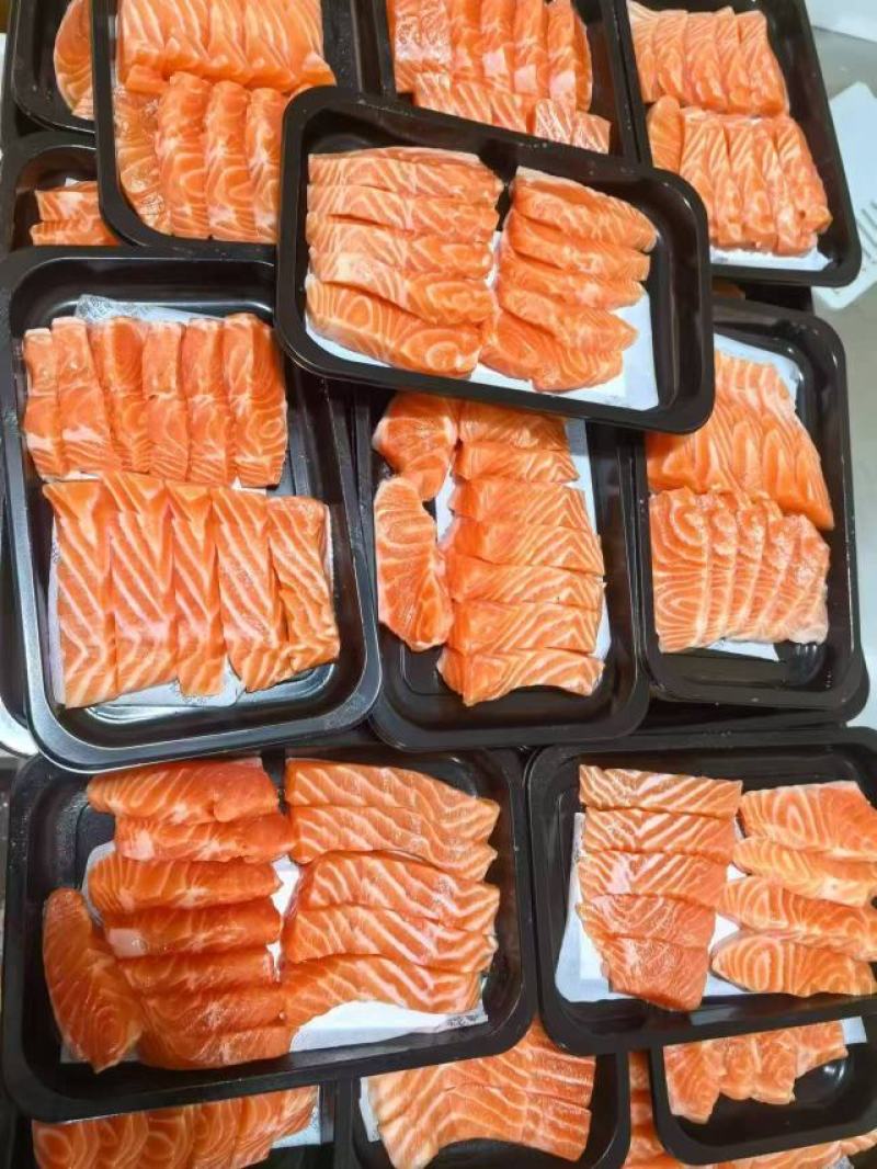 冰鲜国产三文鱼切块装一盒200g，货源充足，新鲜发