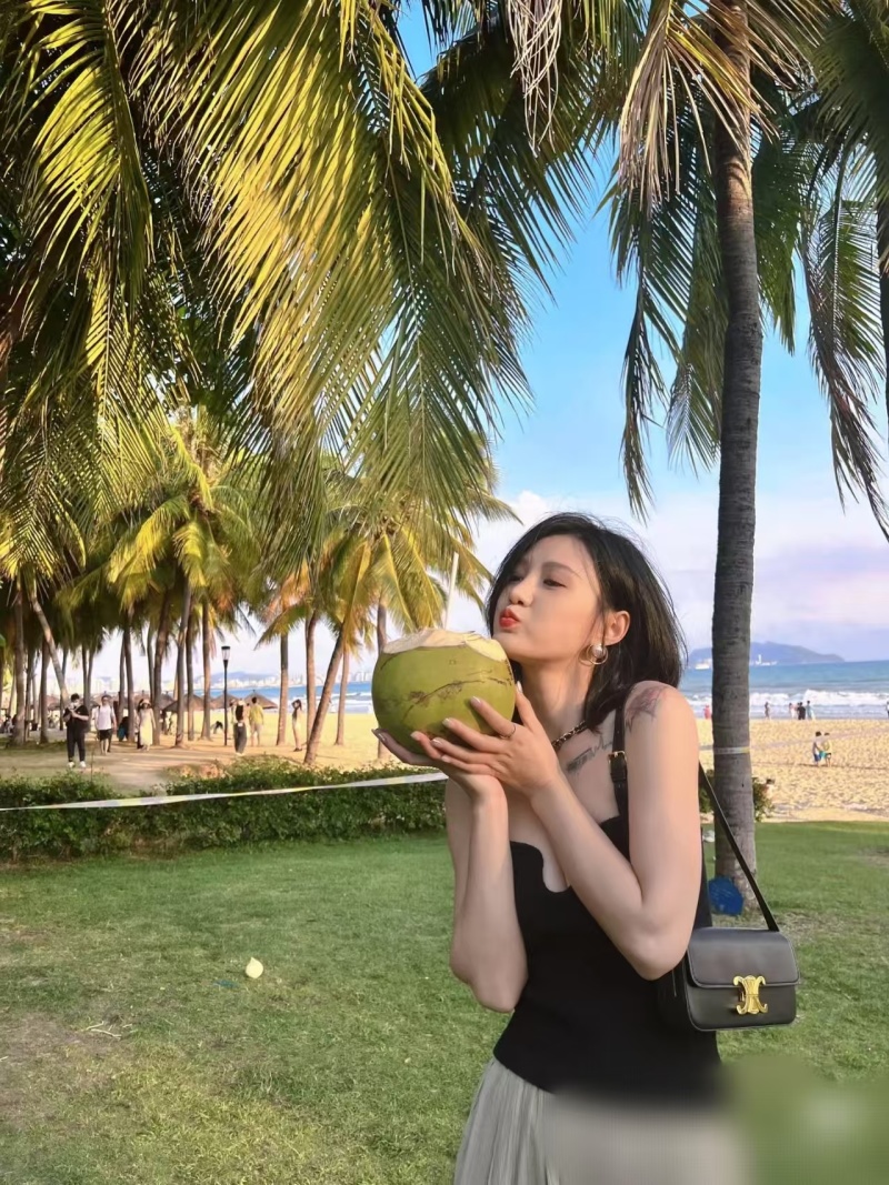 海南椰子大量上市，春季新品，口感清甜，