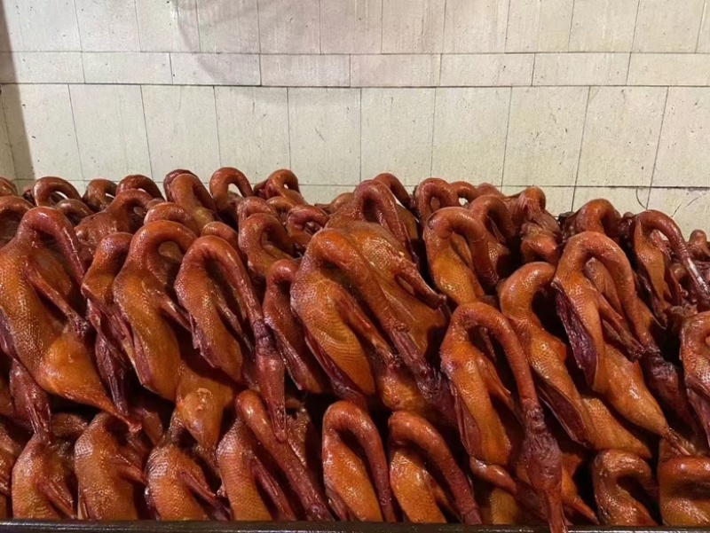 卤板鸭
