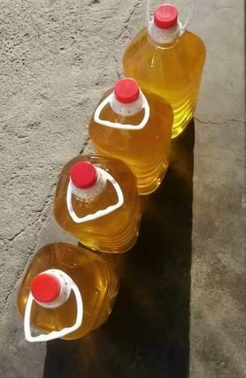 精选米压榨纯花生油纯手工***剂品质纯正量大从优