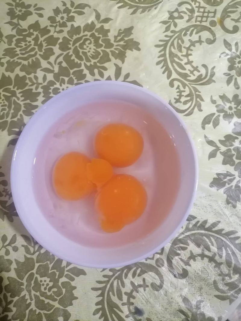 精品土鸭蛋大量供应，基地直发包邮。破损包赔。