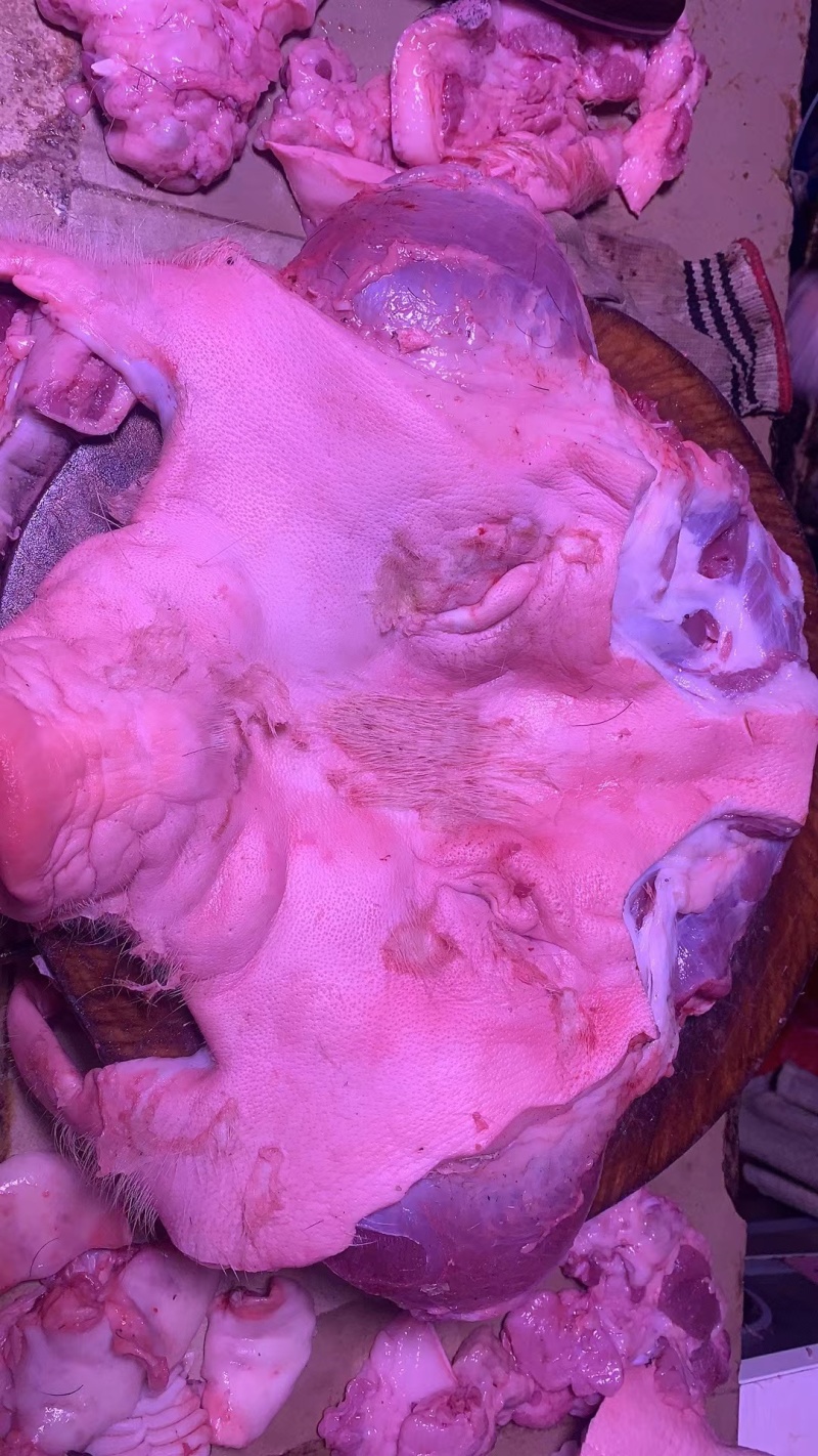 猪脸带肉。