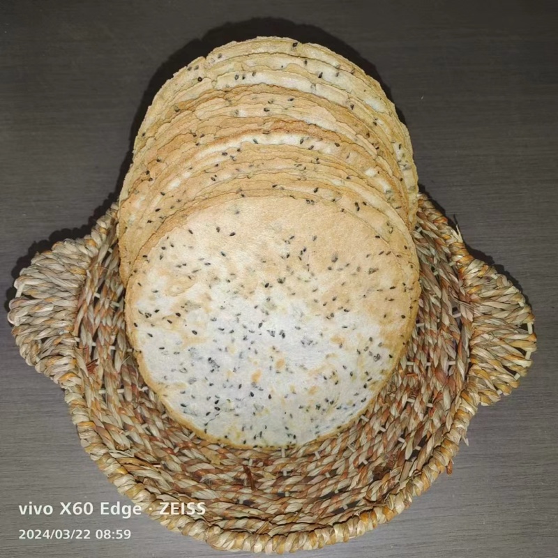 青稞饼香酥芝麻薄脆厂家批发量大从优质量保证