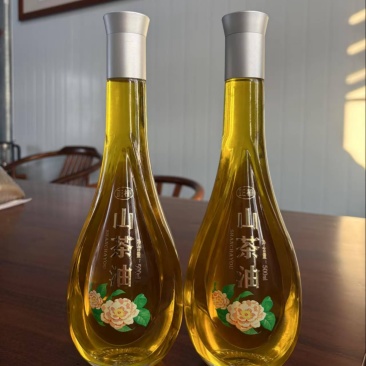 自产自销有机山茶油，精炼一级油，150元/斤，10斤起。