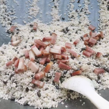 麻红豆腊肉粽