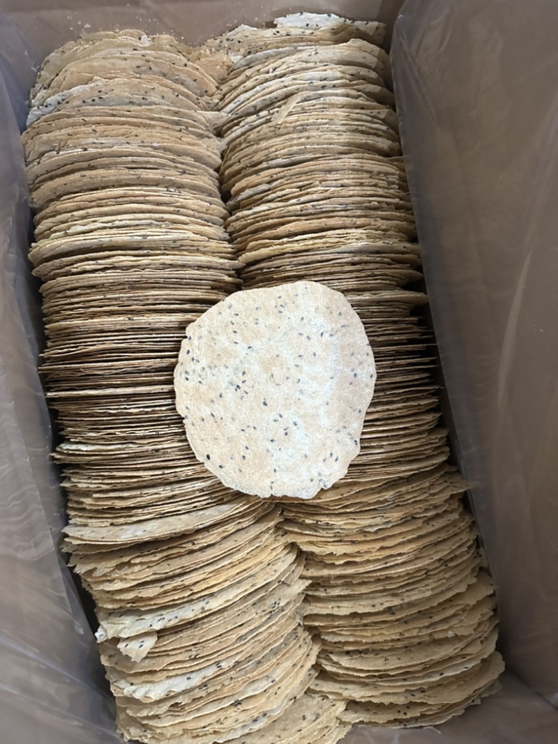 青稞饼批发工厂源头直销一箱净重十斤五种口味摆地摊赶大集