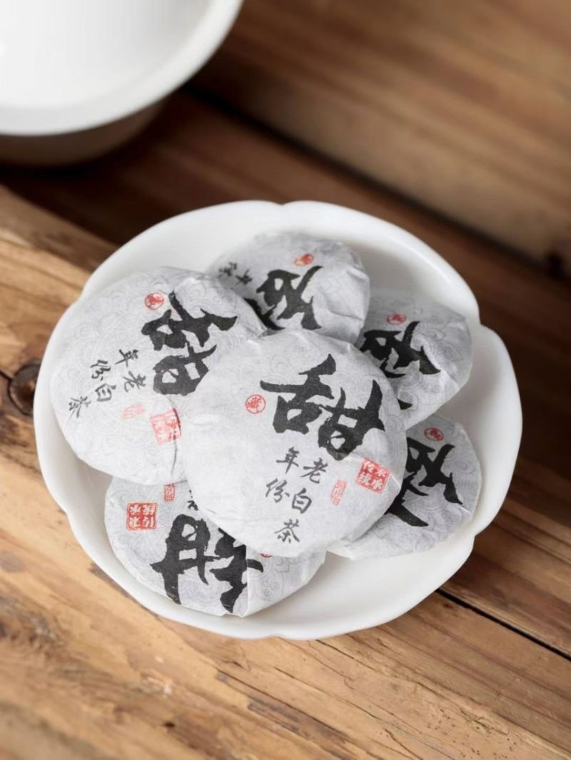甜老白茶，罐装，250克，一罐