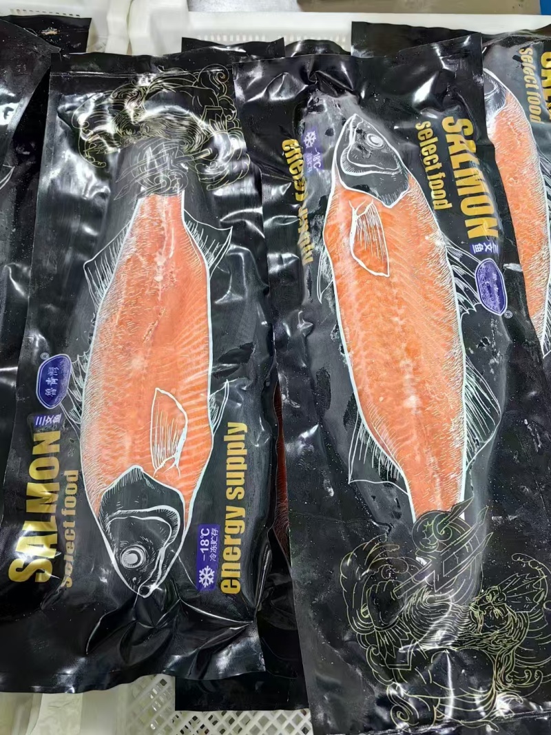 冰鲜三文鱼大量供应货源充足，对接全国市场，欢迎咨询