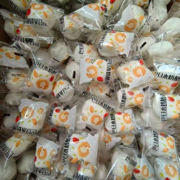 网红休闲零食巴旦木奶枣巴旦木仁夹心厂家批发商超