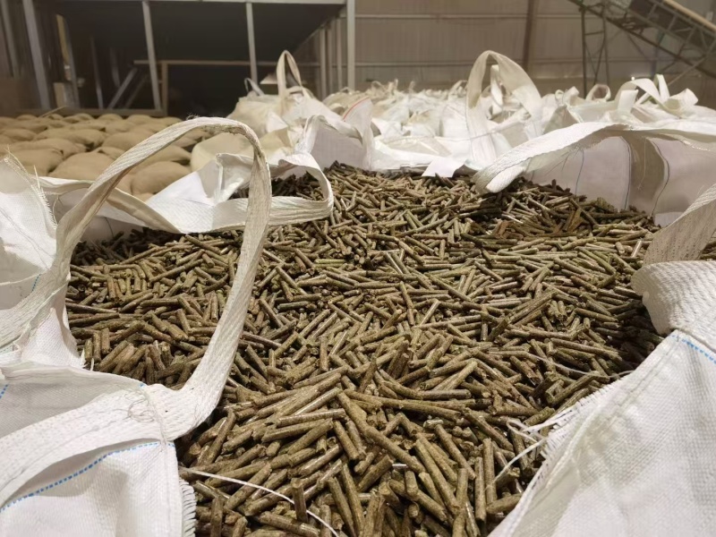 生物质颗粒燃料，易点易燃，热值高，更耐烧，厂家直销