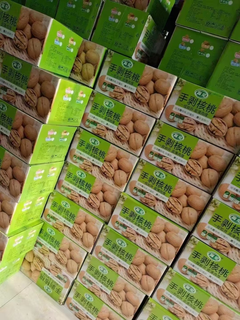 烤核桃薄皮核桃草本味烤核桃厂家直供品质好欢迎联