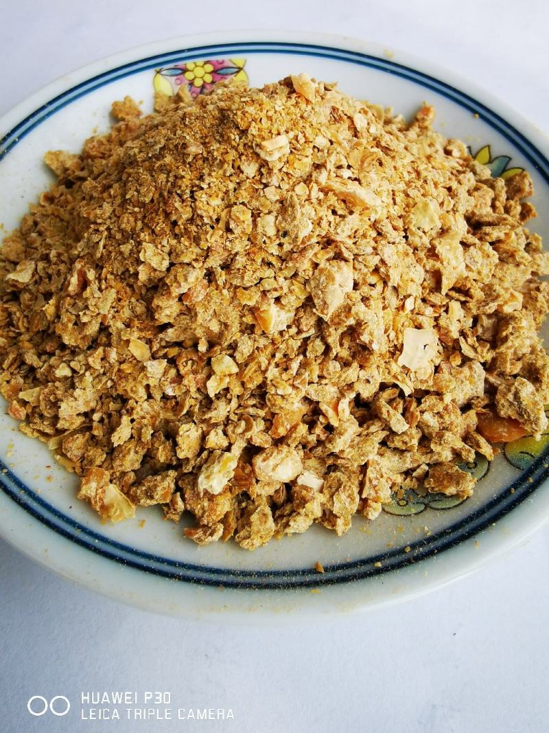 豆饼碎猪、牛、羊等饲料原料，全国发货，质量保证