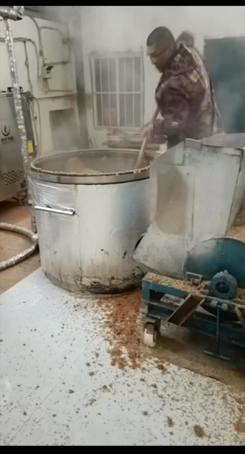 精选纯粮酿造，固态发酵，无勾兑，自酿东北高粱酒，一件代发