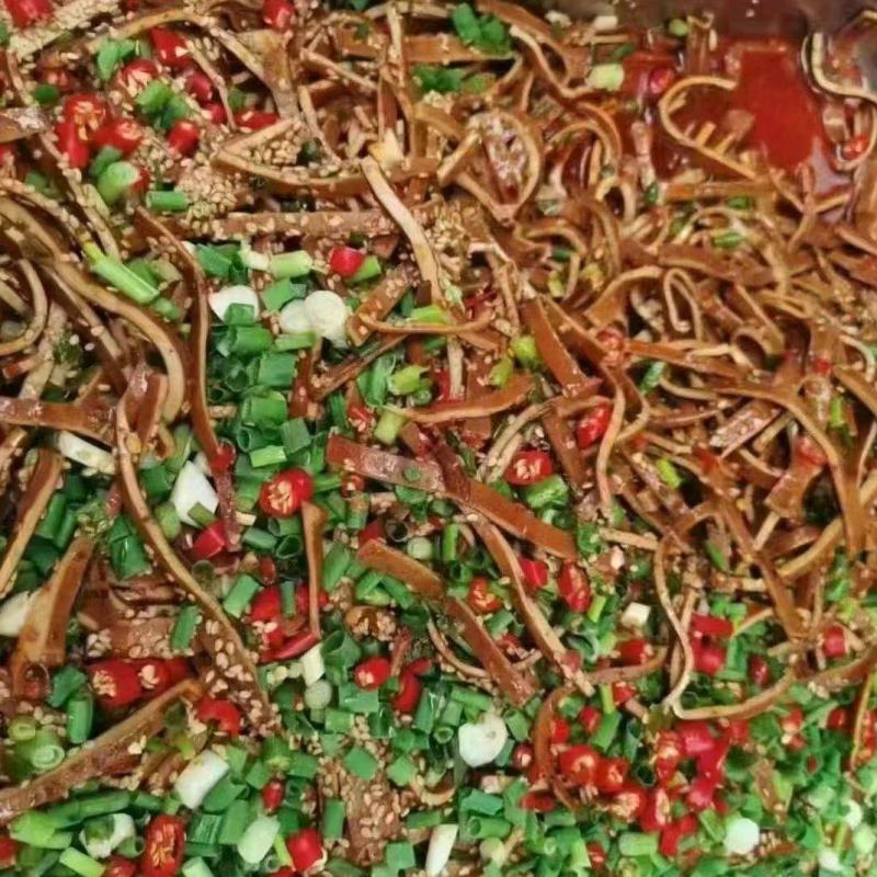 豆腐丝，麻辣五香两个味道，5斤一袋，20斤一件
