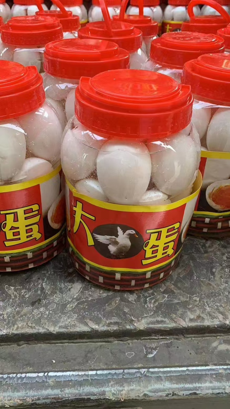 桶装鹅蛋，大白鸭蛋，土鹅蛋货源充足，产地直发，诚信经营。