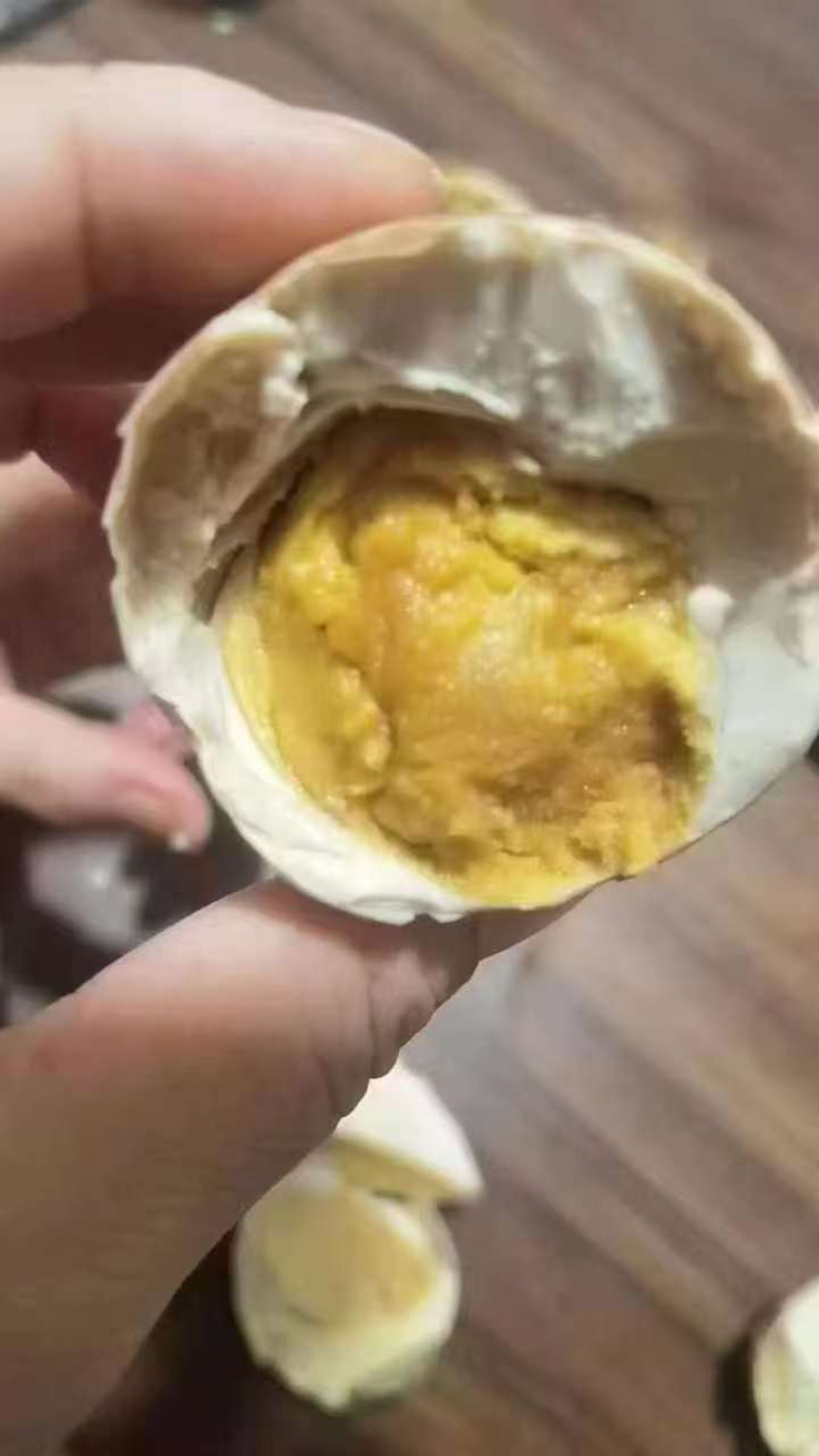 散黄松花蛋，赶大集专用价格低口感不错！泥盐鸭蛋