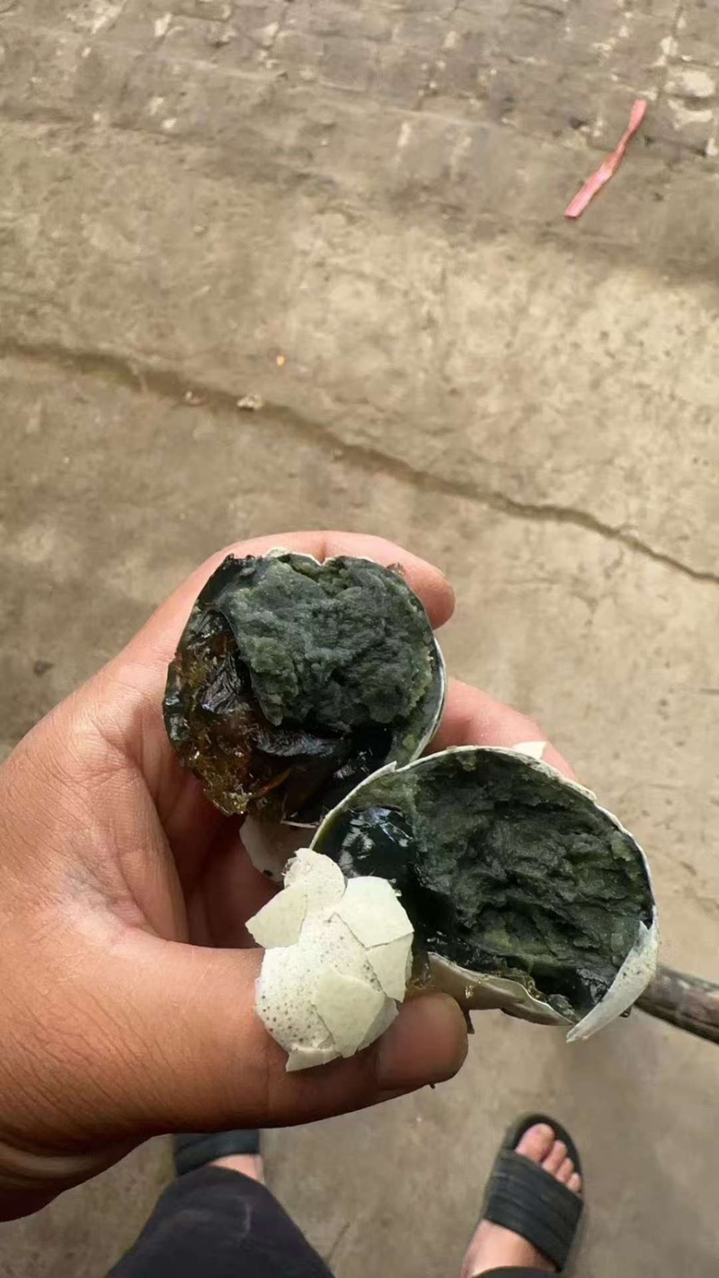 散黄松花蛋，赶大集专用价格低口感不错！泥盐鸭蛋