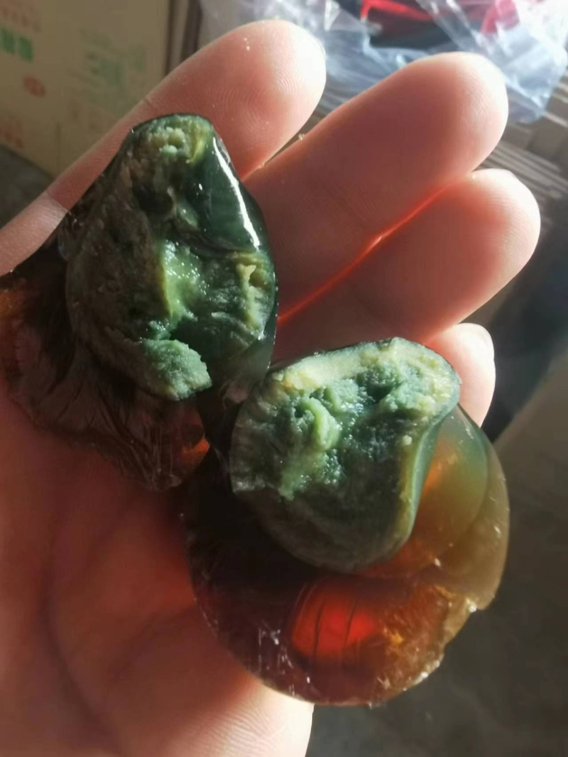 散黄松花蛋，赶大集专用价格低口感不错！泥盐鸭蛋