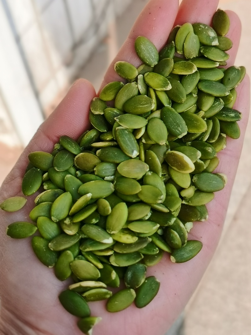 新疆无壳南瓜子仁免剥净重颗粒批发原味无油无糖无盐坚果炒货