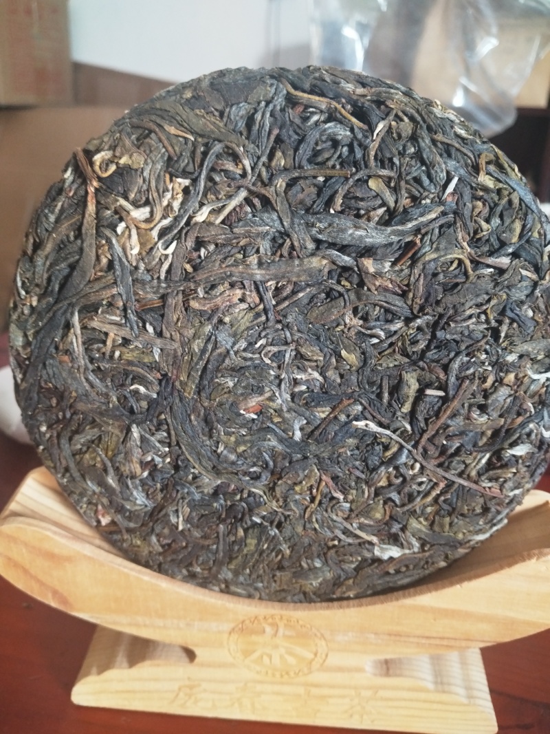 云南勐库大忠山普洱生茶饼，产地直发，欢迎各位老板咨询采购