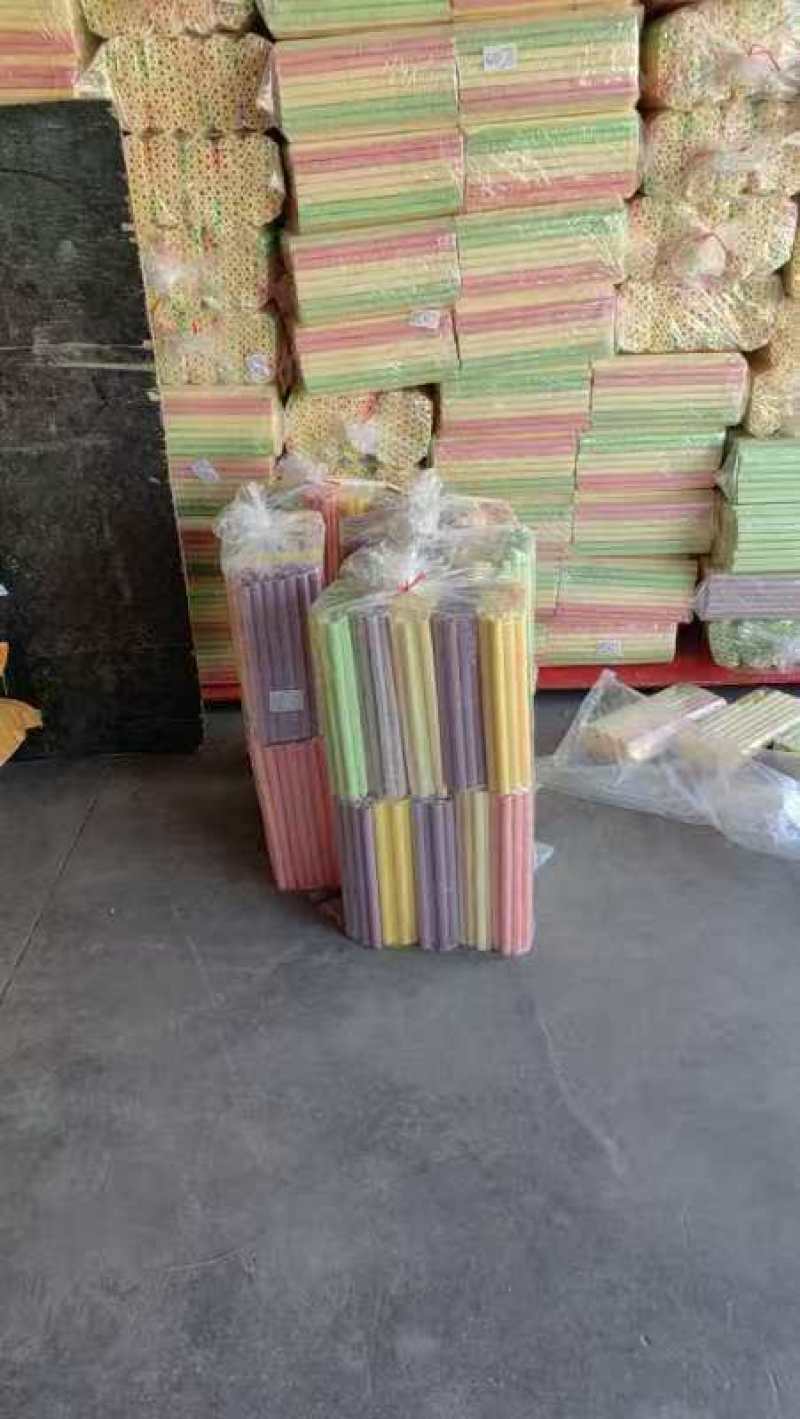 彩棒厂家直销的产品，量大从优，有量有价，旅游景点，商超电