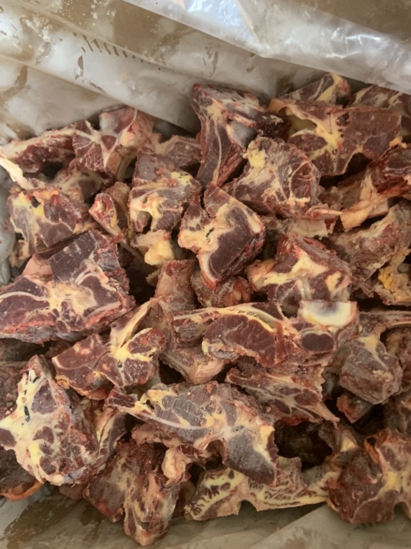 牛背骨，满肉，一手货源，价格合理，欢迎各位光临