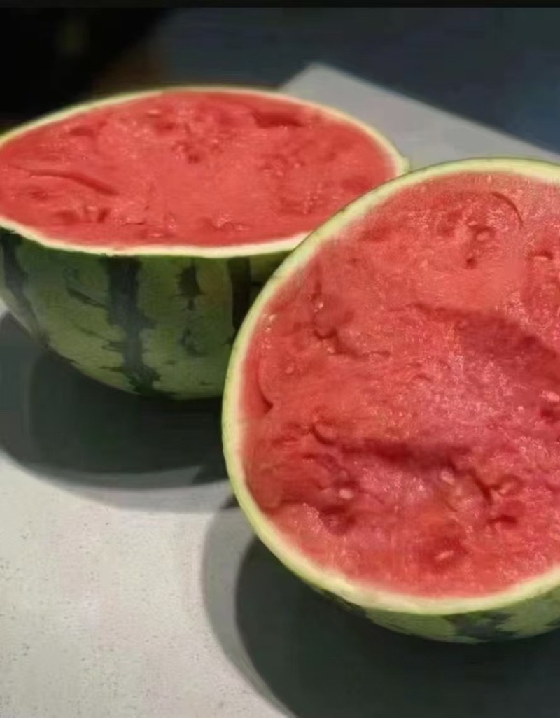 甘肃美都西瓜皮薄肉多无籽可甜可甜一件代发产地直发