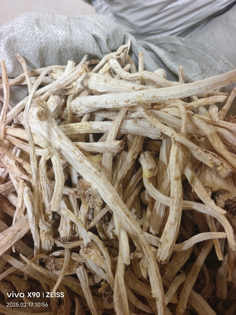 出售桔梗去皮干货，品质保证，大量有货，欢迎来电咨询